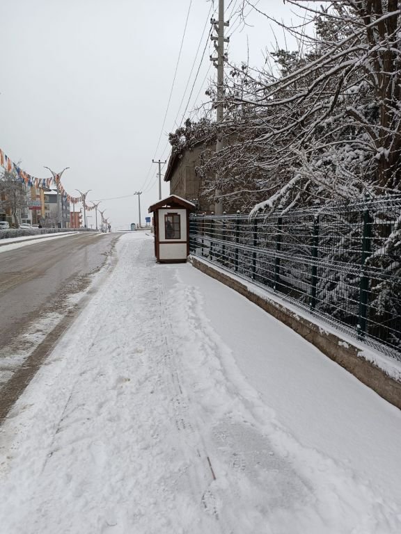 GEREDE BEYAZ ÖRTÜYLE KAPLANDI