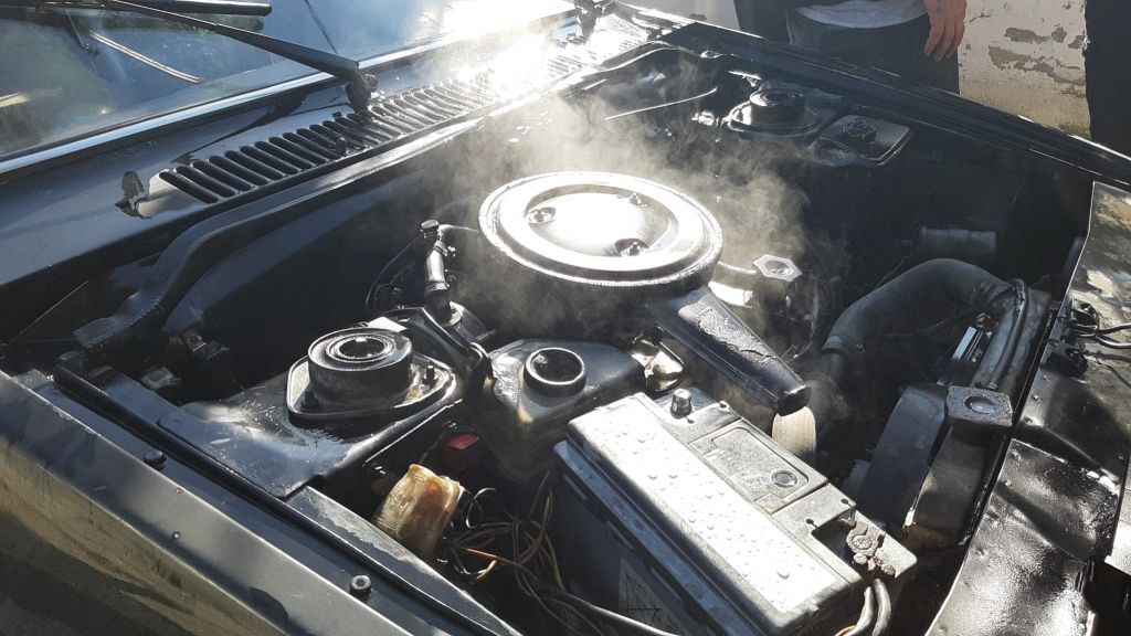 HAREKET HALİNDEKİ OTOMOBİL ALEV ALEV YANDI