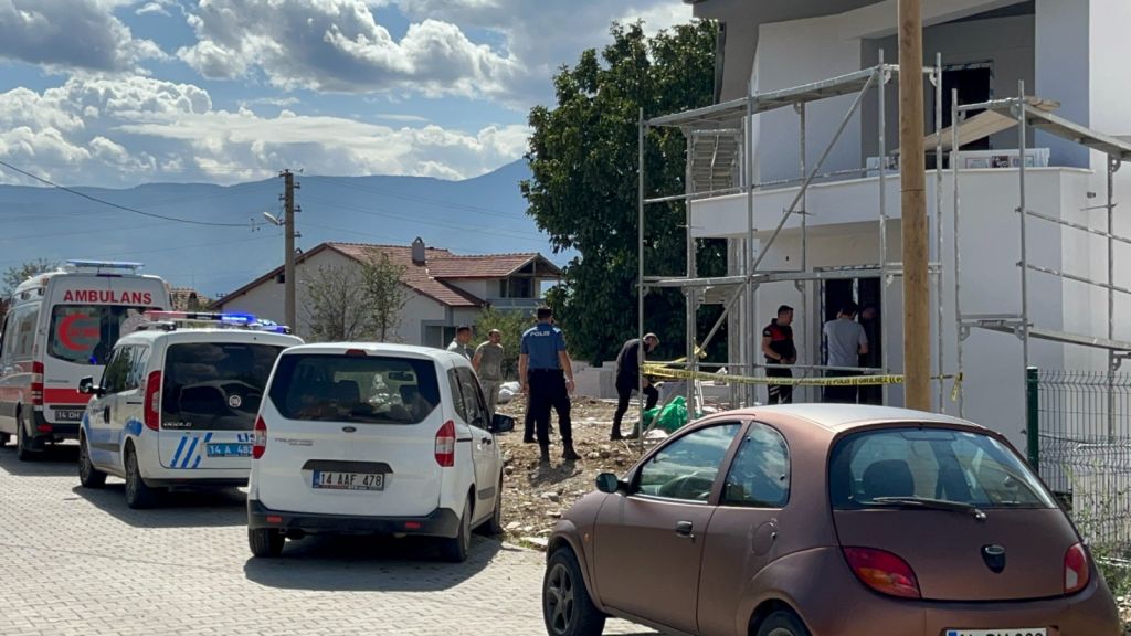 İNŞAATTA ÇALIŞAN 55 YAŞINDAKİ İŞÇİ ÖLÜ BULUNDU