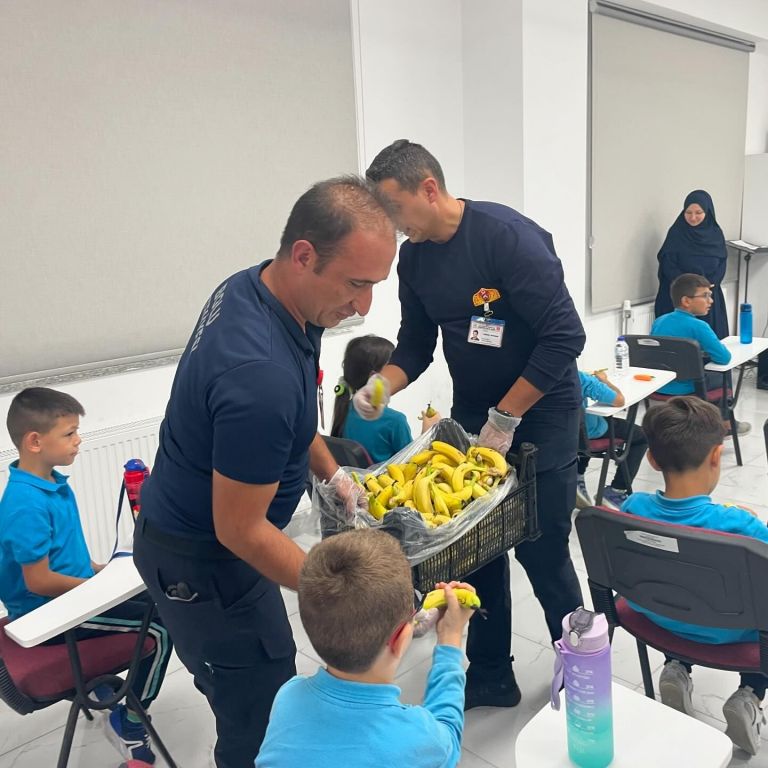 İTFAİYECİLERDEN ÖRNEK DAVRANIŞ