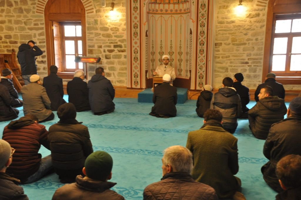 KANUNİ SULTAN SÜLEYMAN'IN YAPTIRDIĞI CAMİDE 7 YIL SONRA İLK NAMAZ