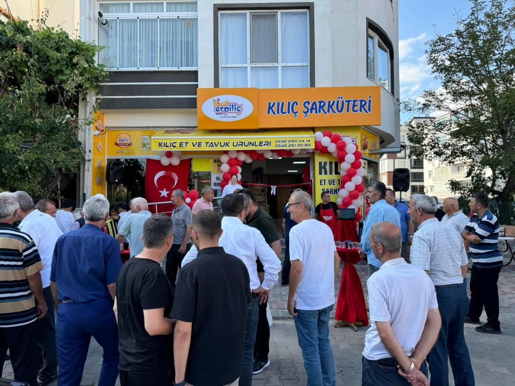 KILIÇ ŞARKÜTERİ KAPILARINI AÇTI