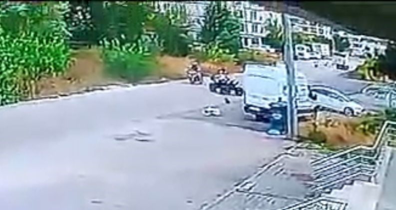 MOTOSİKLETLE  ATV ÇARPIŞTI...  SÜRÜCÜ OLAY YERİNDEN KAÇTI... 1 YARALI