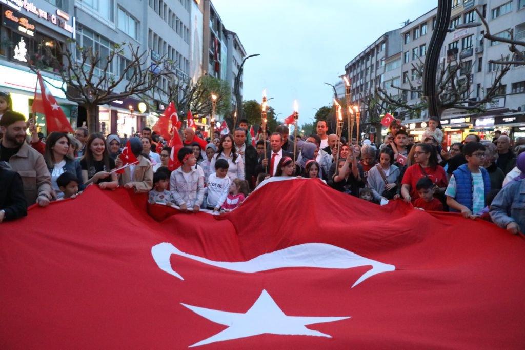 MUHTEŞEM ÇOŞKU MUHTEŞEM BİR FENER ALAYI