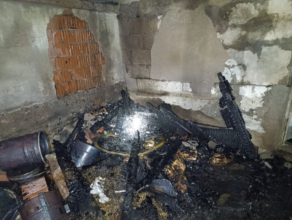 ODUNLUKTA BAŞLAYAN YANGIN AHIRA SIÇRADI