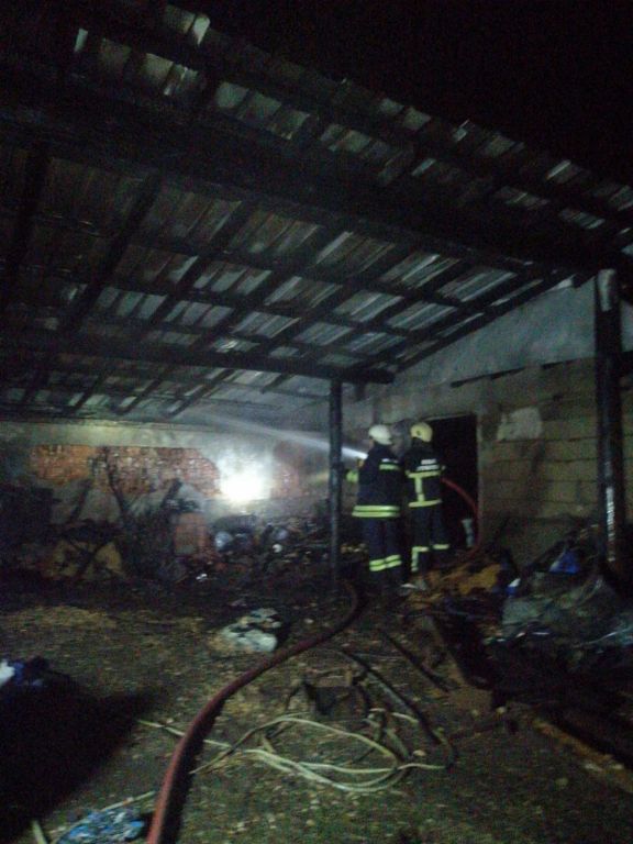 ODUNLUKTA BAŞLAYAN YANGIN AHIRA SIÇRADI