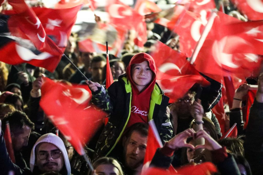 ON BİNLER CUMHURİYETİN 101. YILINI COŞKUYLA KUTLADI