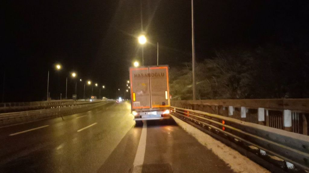 OTOYOLDA DİREKSİYON BAŞINDA KALP KRİZİ GEÇİRDİ