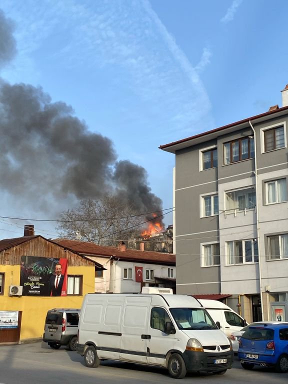 SÖNMEYEN KÖMÜR KOVASI 3 EVİ ALEV ALEV YAKTI