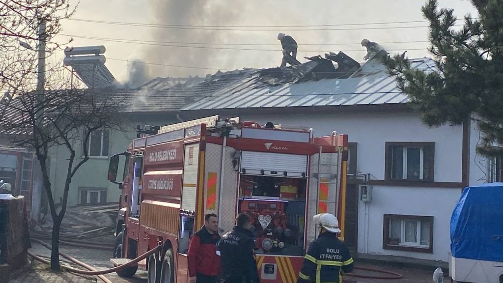 SÖNMEYEN KÖMÜR KOVASI 3 EVİ ALEV ALEV YAKTI