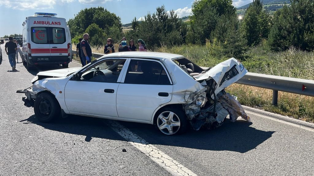 TEM’DE ALKOLLÜ SÜRÜCÜ ORTALIĞI BİRBİRİNE KATTI