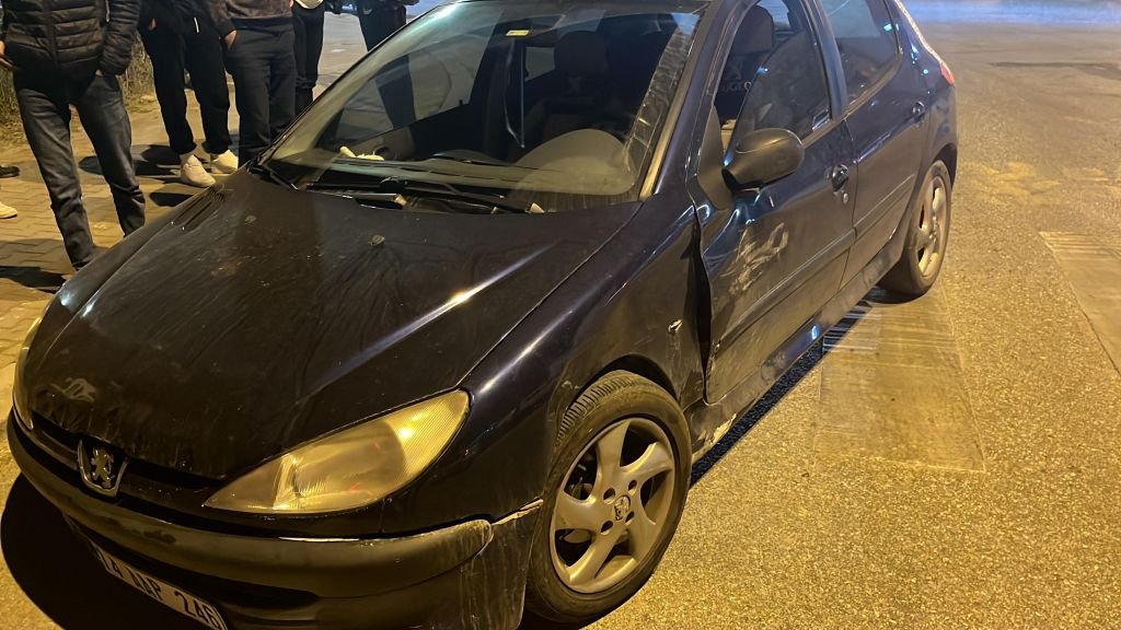 TRAFİĞİ BİRBİRİNE KATTI... KAÇTIĞI KAZA YERİNE GERİ GELDİ