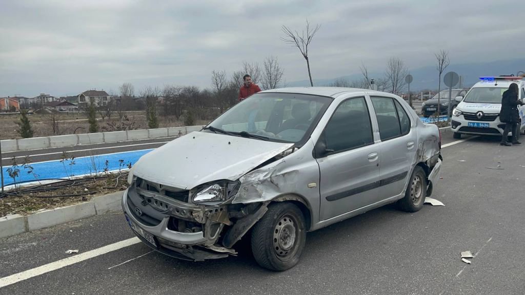 YENİ ÇEVRE YOLUNDA OTOMOBİL İLE TIR ÇARPIŞTI "TIR SÜRÜCÜSÜ ÇOK HIZLIYDI"