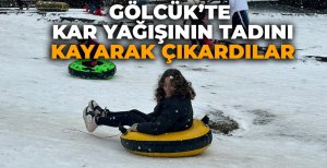 GÖLCÜK'TE KAR YAĞIŞININ TADINI KAYARAK ÇIKARDILAR