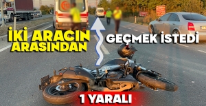 İKİ ARACIN ARASINDAN GEÇMEK İSTEYEN MOTOSİKLET YOLCU MİNİBÜSÜNE ÇARPTI: 1 YARALI