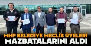 MHP BOLU BELEDİYE MECLİS ÜYELERİ MAZBATALARINI ALDI