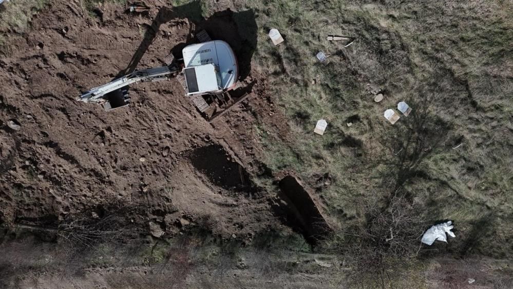 200 MEZAR BAŞKA YERE NAKLEDİLİYOR