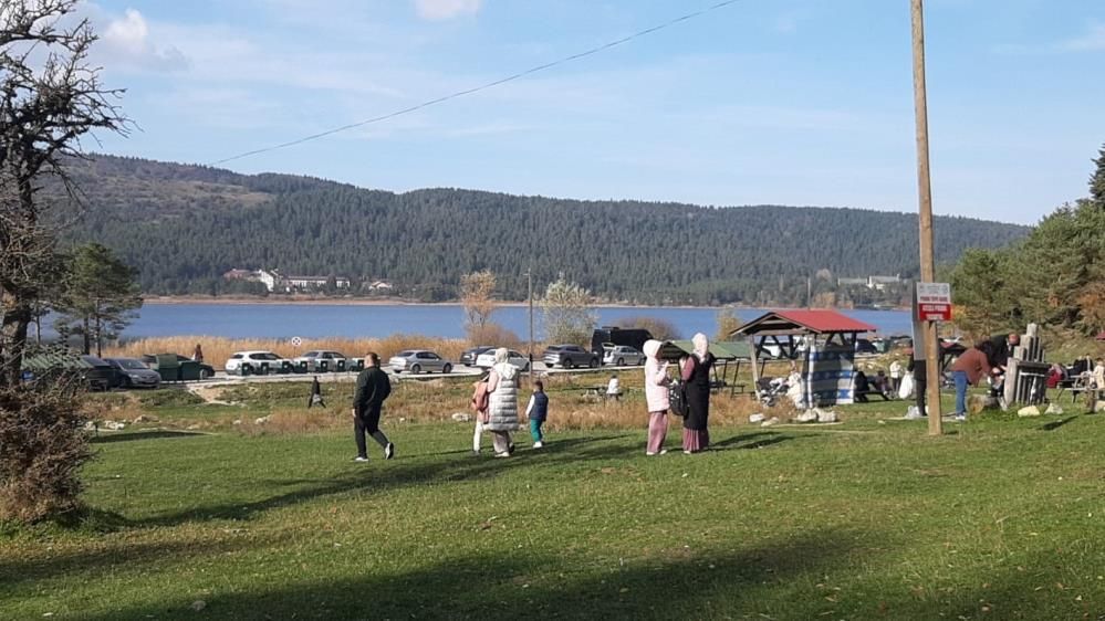 ABANT'A ZİYARETÇİLER AKIN ETTİ