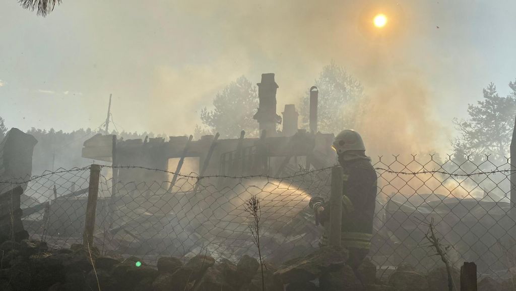 BOLU'DA 12 YAPI ALEV ALEV YANDI.... KUNDAKLAMA ŞÜPHESİ....