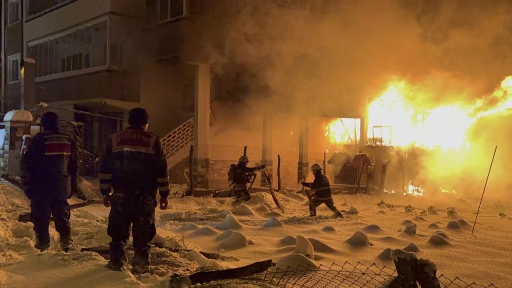 BOLU'DA ALEVLER GÖKYÜNÜZÜ AYDINLATTI....