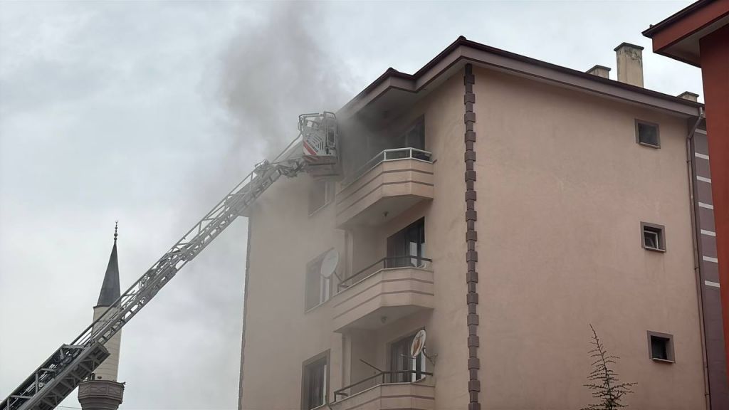 BOLU'DA BULAŞIK MAKİNESİ YANGIN ÇIKARTTI...