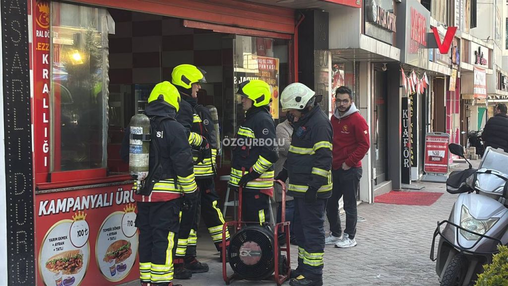 BOLU'DA DÖNERCİDE YANGIN PANİĞİ...