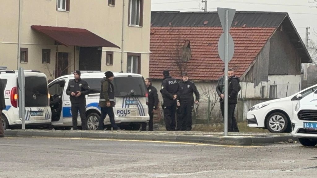 BOLU'DA EV SAHİBİ KİRACISINI SİLAHLA VURDU... 1 YARALI... İŞTE DETAYLAR...