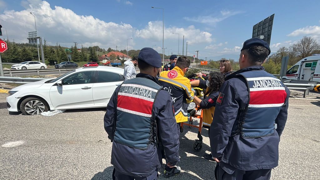 BOLU'DA FECİ KAZA... 10 KİŞİ YARALANDI....