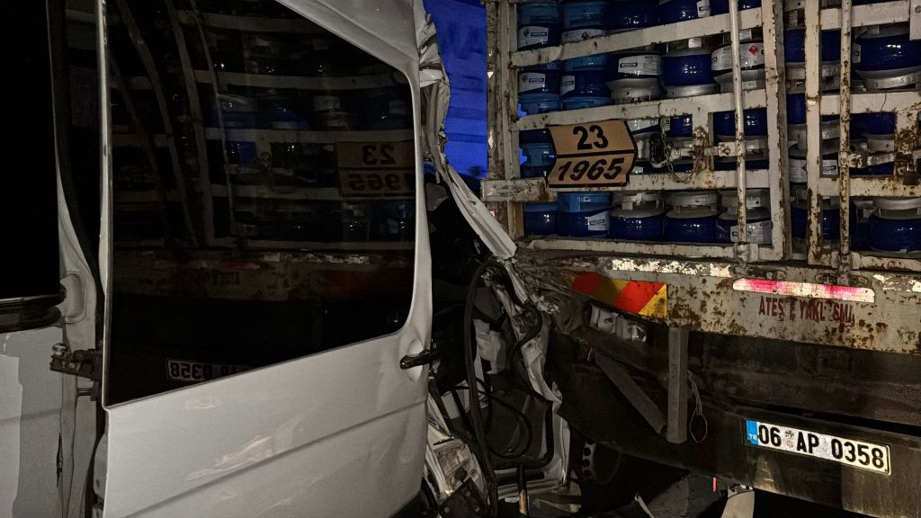 BOLU'DA FECİ KAZA, 16 KİŞİ YARALANDI....