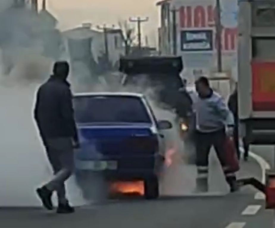 BOLU'DAN SAKARYA'YA GİDEN OTOMOBİL, ALEV TOPUNA DÖNDÜ