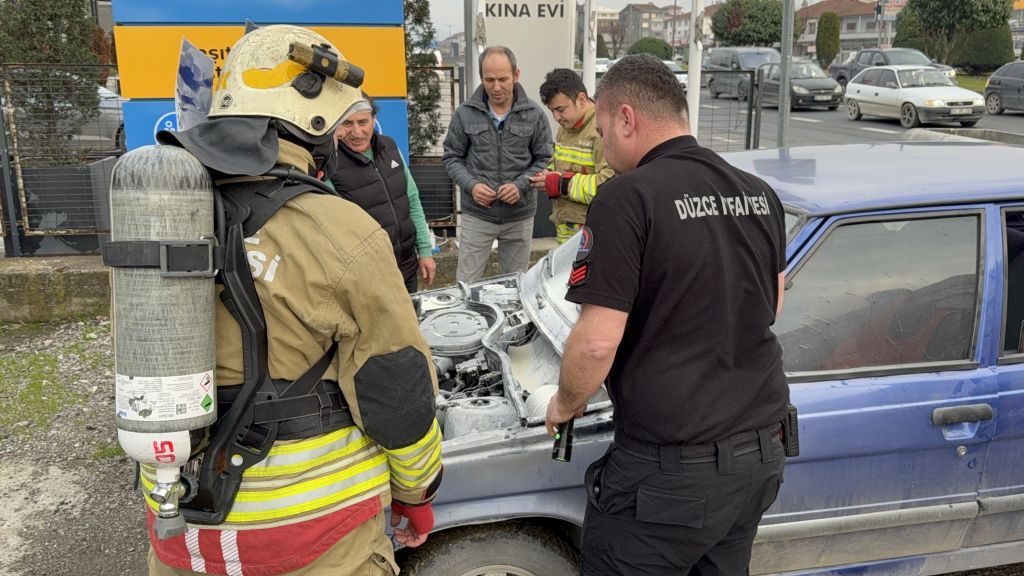 BOLU'DAN SAKARYA'YA GİDEN OTOMOBİL, ALEV TOPUNA DÖNDÜ