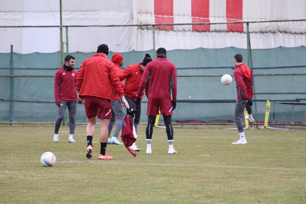 BOLUSPOR GALATASARAY'I BEKLİYOR....