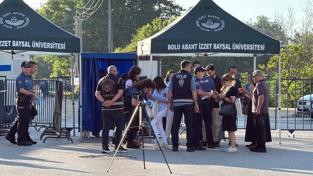 DAVANIN GÖRÜLDÜĞÜ SALON GİRİŞİNDE OLAĞANÜSTÜ HAL....