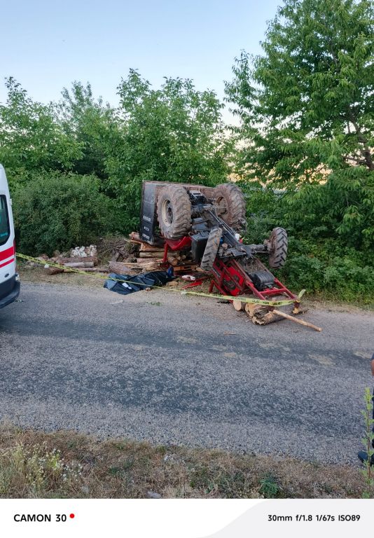 FECİ KAZADA 18 YAŞINDAKİ GENÇ HAYATINI KAYBETTİ...