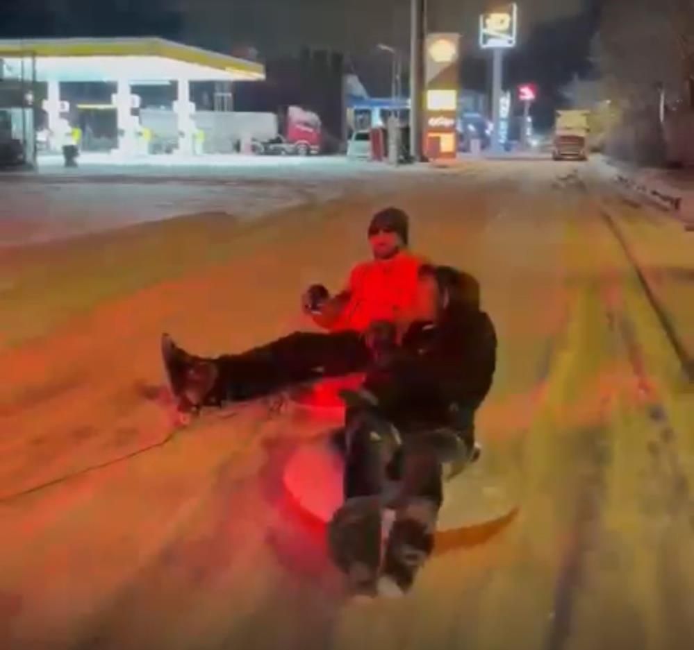 KAR KİMİLERİNE ZULÜM KİMİLERİNE EĞLENCE....