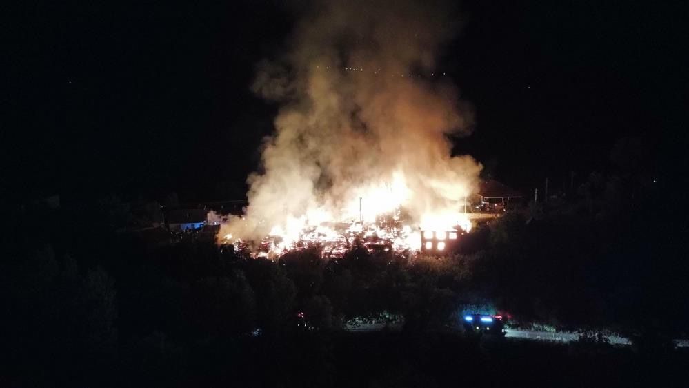 KÖY ALEV ALEV YANIYORDU. 12 YAPI KÜL OLDU…