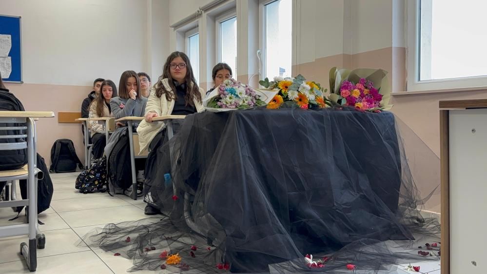 LALİN GÖZYAŞLARIYLA VE DUALARLA ANILDI