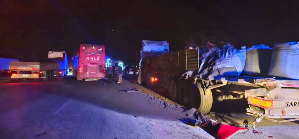 OTOBÜS VE TIR ÇARPIŞTI, 6 KİŞİ YARALANDI...