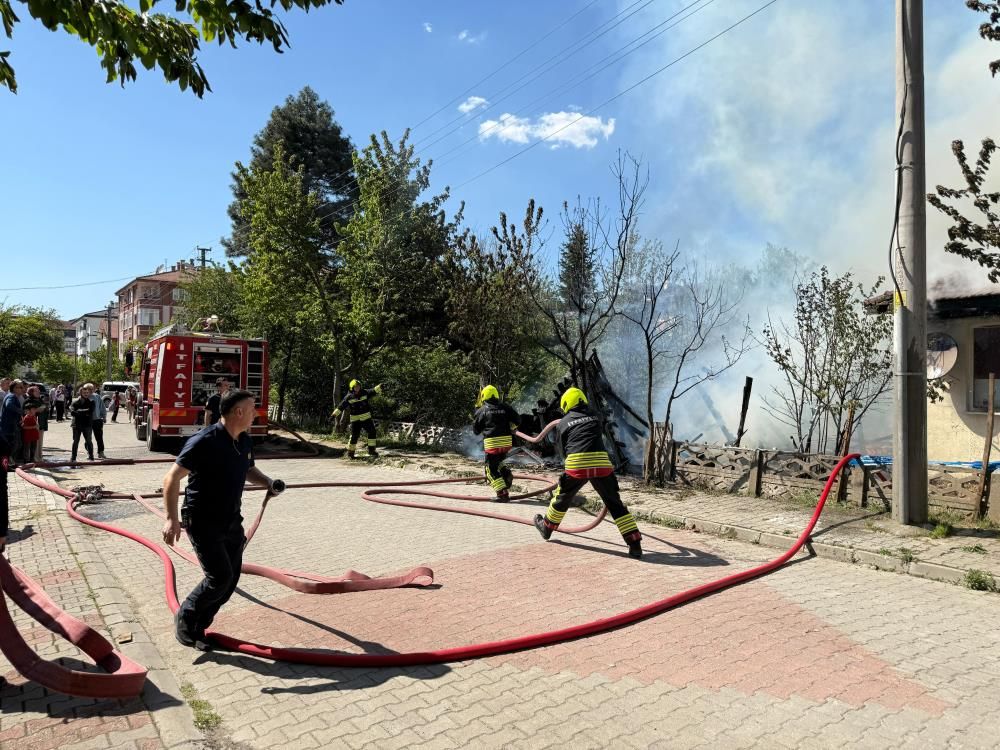 TEK KATLI EV ALEV ALEV YANDI...