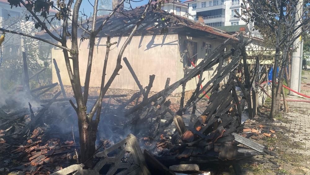 TEK KATLI EV ALEV ALEV YANDI...