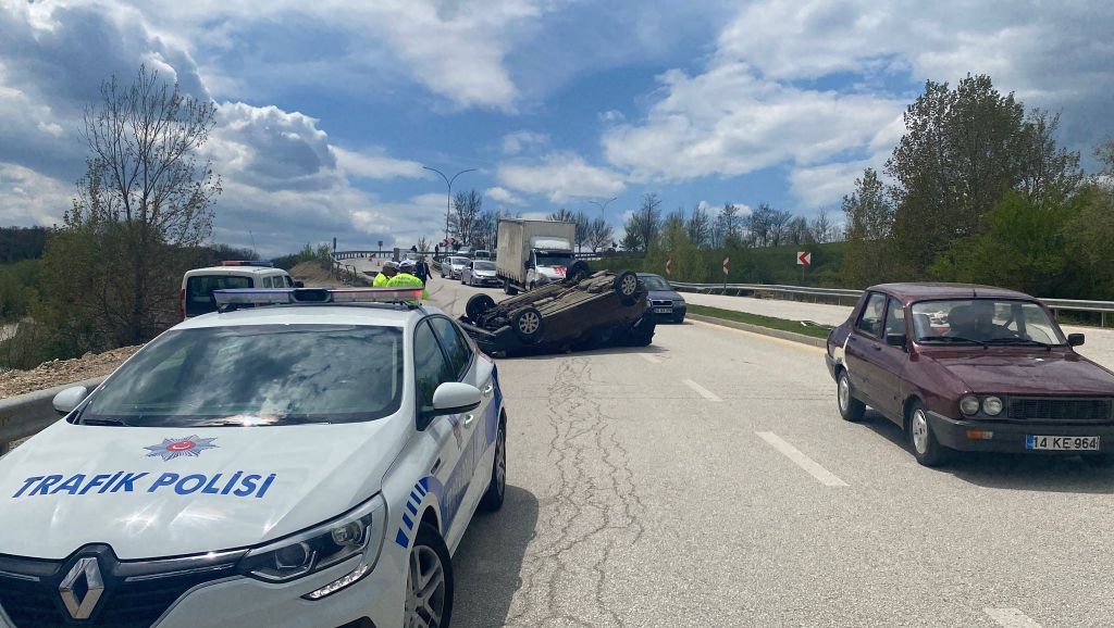 ÜNİVERSİTE YOLUNDA TAKLA ATTI... BURNU BİLE KANAMADI