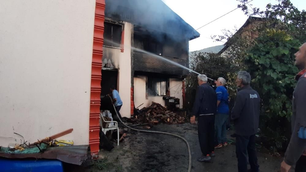 KARI KOCA FECİ YANGINDA HAYATINI KAYBETTİ...