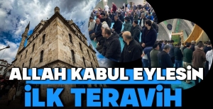 CAMİLER DOLDU TAŞTI...