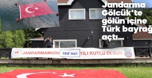 JANDARMA GÖLCÜK GÖLÜNDE DEV TÜRK BAYRAĞI AÇTI