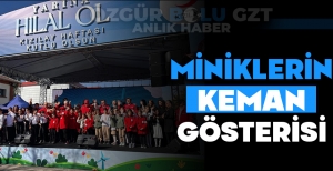 MİNİKLERİN KEMAN GÖSTERİSİ