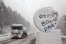 BOLU DAĞI'NDA YOĞUN KAR YAĞIŞI!