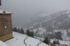 KARTALKAYA BEYAZA BÜRÜNDÜ