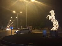 KAVŞAĞA IŞIKLI AT FİGÜRÜ