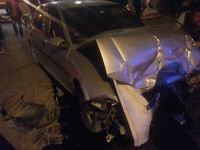 MARKETİN CAMINDAN İÇERİYE GİRDİ