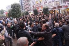 PROTESTO YÜRÜYÜŞÜNDE SİLAH GERGİNLİĞİ